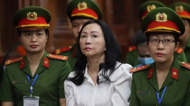 Proces istoric în Vietnam: Femeie de afaceri, condamnată la moarte pentru o fraudă bancară de zeci de miliarde de dolari. Probele se află în 104 cutii care cântăresc șase tone

