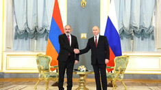 Putin este de acord cu retragerea forțelor rusești din mai multe regiuni din Armenia