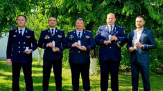 Cinci polițiști de investigație au fost decorați de Ambasadorul Franței în Republica Moldova