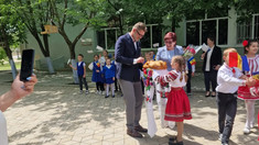 FOTO | Ambasadorul României, vizită în sudul Republicii Moldova. Cristian-Leon Țurcanu s-a întâlnit cu primarii din Comrat și Cahul și a fost oaspetele Liceului Mihai Eminescu din Comrat