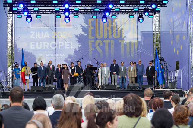 GALERIE FOTO | Radio Chișinău a fost prezent cu un stand în echipa României aflată ieri la Bălți, unde s-a celebrat Ziua Europei 2024