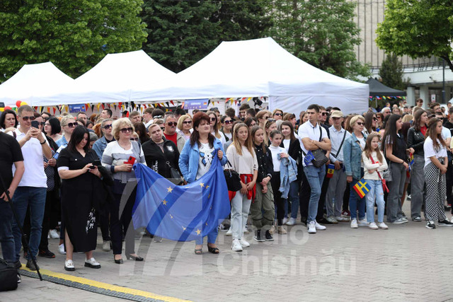 GALERIE FOTO | Radio Chișinău a fost prezent cu un stand în echipa României aflată ieri la Bălți, unde s-a celebrat Ziua Europei 2024