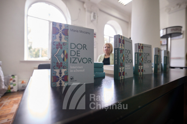 FOTO | Eveniment cultural de excepție, la Chișinău. Maria Mocanu și-a lansat volumul „Dor de izvor”, o colecție marcantă de interviuri cu personalități de pe ambele maluri ale Prutului