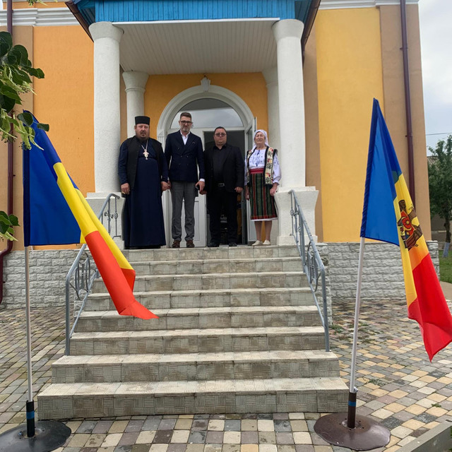 FOTO | Ambasadorul României la Chișinău, Cristian-Leon Țurcanu, a vizitat biserica cu hramul Sf. Arhangeli Mihail si Gavriil din Cazangic