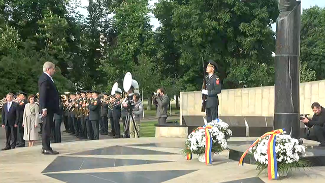 LIVE | Depuneri de flori la Complexul Memorial „Eternitate”, pentru comemorarea celor căzuți în cel de-al Doilea Război Mondial