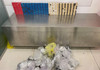 230 pachete de țigări, depistate în bagajul unei pasagere de la ruta „Chișinău-Londra”