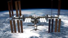 Un satelit rusesc s-a făcut bucăți în spațiu, astronauții de pe stația spațială orbitală fiind nevoiți să se pună la adăpost