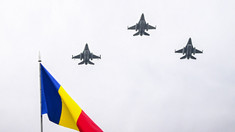 Alte trei avioane F-16 cumpărate de România de la norvegieni au aterizat la Câmpia Turzii

