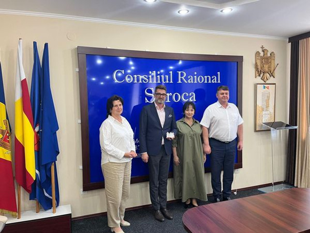 FOTO | Ambasadorul Cristian-Leon Țurcanu a vizitat mai multe raioane din nordul Republicii Moldova. Sprijinul oferit de România, alegerile europarlamentare și integrarea europeană, discutate cu oficialii locali