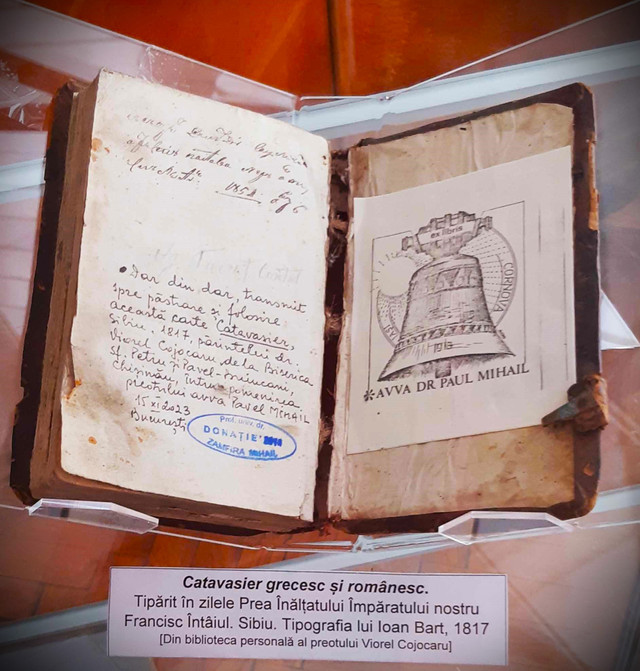 FOTO | Cărturarul român Avva Paul Mihail este comemorat la Biblioteca Națională printr-o expoziție de cărți vechi și manuscrise ale teologului 