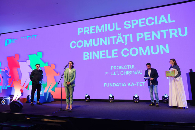FOTO | Gala Societății Civile la București. Organizatorii primei ediții FILIT Chișinău au fost premiați