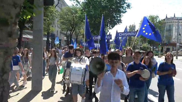 LIVE | Marșul tinerilor pentru o Moldovă Europeană