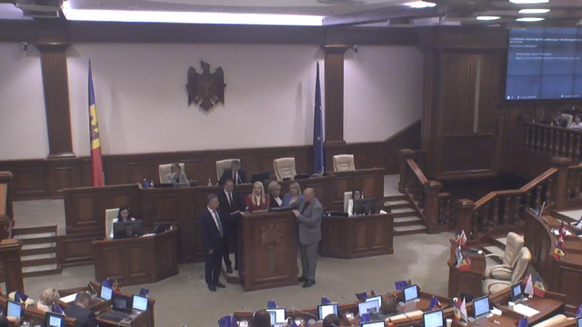 Șapte deputați afiliați fugarului Ilan Șor au fost sancționați, după manifestările violente din plenul Parlamentului. Nu vor putea participa la următoarele cinci ședințe ale Legislativului