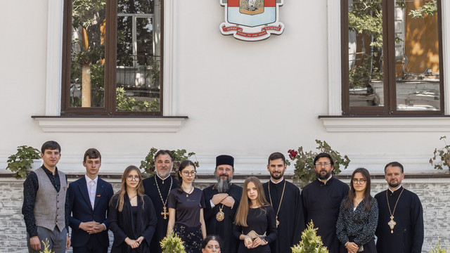 FOTO | A avut loc o slujbă de comemorare a victimelor deportărilor staliniste, organizată de ASCOR Chișinău, împreună cu Mitropolia Basarabiei