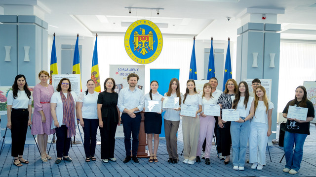 Șase eleve din R. Moldova au fost premiate de MEC și UNICEF pentru promovarea educației incluzive