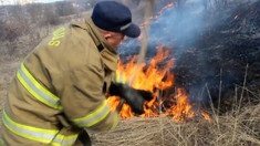 Pompierii au intervenit la stingerea unui incendiu extins în raionul Cantemir 