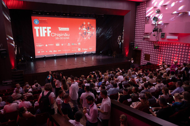 FOTO | Întâlniri esențiale la TIFF Chișinău. Evenimentul a inclus proiecții de filme românești în premieră, evenimente speciale și întâlniri cu cineaști și actori de peste Prut