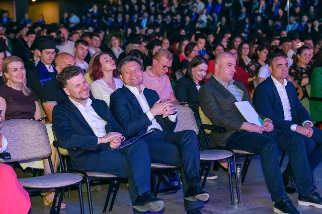 FOTO | Dan Perciun, la ceremonia de absolvire UTM: „Vom continua să investim, pentru ca absolvenții de liceu să aleagă universitățile din R. Moldova”