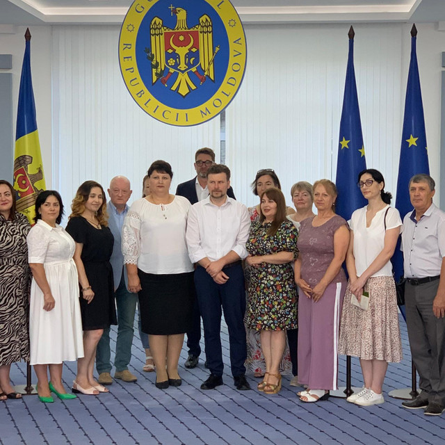 FOTO | Al doilea grup de profesori din R. Moldova a plecat în România pentru a-și perfecționa competențele de limba română, anunță ambasadorul Cristian-Leon Țurcanu