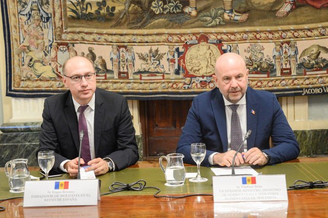 FOTO | Vladimir Bolea a avut o întrevedere cu ministrul agriculturii din Spania
