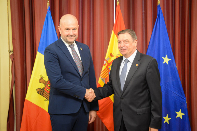 FOTO | Vladimir Bolea a avut o întrevedere cu ministrul agriculturii din Spania
