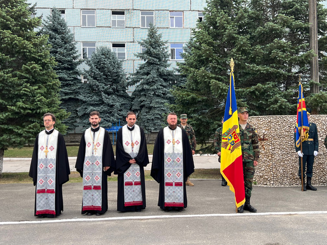 FOTO | Preoți de la Mitropolia Basarabiei au săvârșit ceremonialul religios la detașarea contingentului KFOR-21 în Kosovo