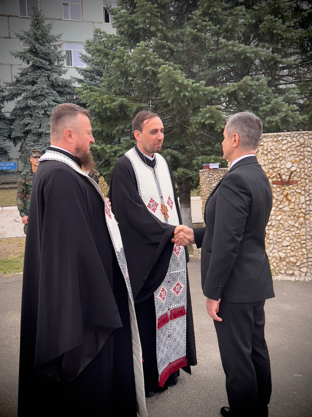 FOTO | Preoți de la Mitropolia Basarabiei au săvârșit ceremonialul religios la detașarea contingentului KFOR-21 în Kosovo