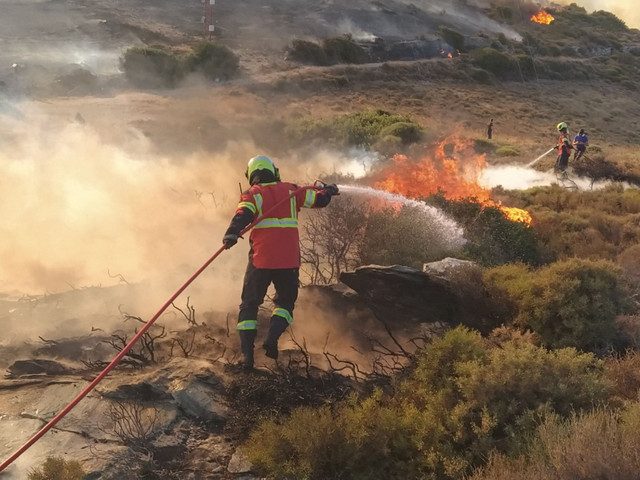 FOTO | Pompierii din Rep. Moldova detașați în Grecia au participat la lichidarea unui incendiu forestier