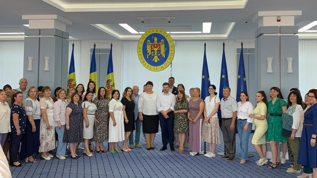 FOTO | Al doilea grup de profesori din R. Moldova a plecat în România pentru a-și perfecționa competențele de limba română, anunță ambasadorul Cristian-Leon Țurcanu