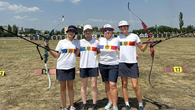 Lotul feminin al Republicii Moldova a urcat pe podiumul Campionatului European de tineret la tir cu arcul