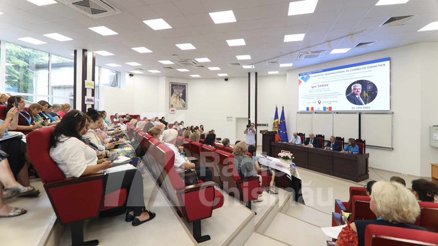 FOTO | Congres cu participarea a 150 de pedagogi din România și Republica Moldova. „Profesorii au misiunea de a crea nu doar poduri educaționale, ci poduri, în general”