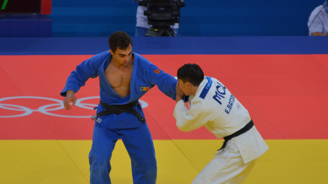 Calificare în semifinalele Jocurilor Olimpice reușită de Adil Osmanov! Judocanul din Republica Moldova este la o luptă de o medalie olimpică