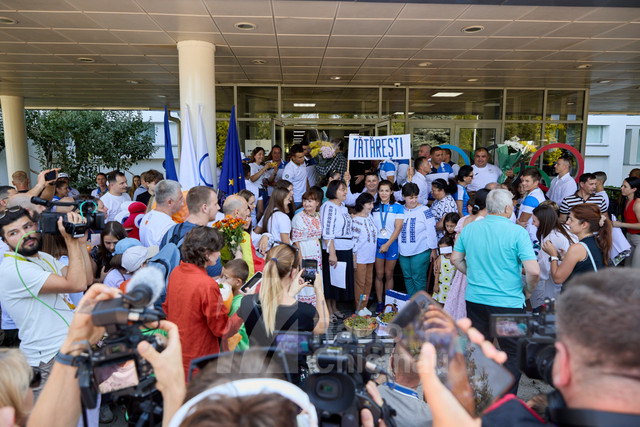 GALERIE FOTO | Lotul olimpic al Republicii Moldova a revenit de la Paris 