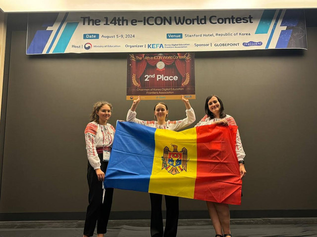 FOTO | Două eleve din Rep. Moldova s-au clasat pe locul II la o competiție mondială de aplicații mobile, desfășurată în Coreea de Sud