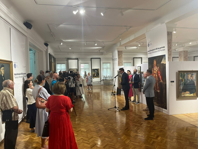 FOTO | La Chișinău a fost inaugurată expoziția „Istoria României în 100 de portrete”, cu sprijinul DRRM