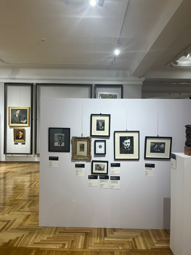 FOTO | La Chișinău a fost inaugurată expoziția „Istoria României în 100 de portrete”, cu sprijinul DRRM