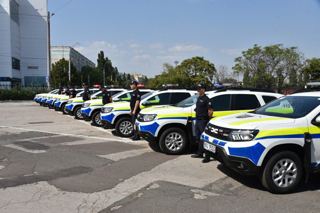 FOTO | Zece vehicule de patrulare au fost oferite polițiștilor, grație sprijinului Canadei