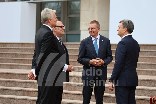 FOTO | Președinții Lituaniei, Estoniei și Letoniei au ajuns la Chișinău