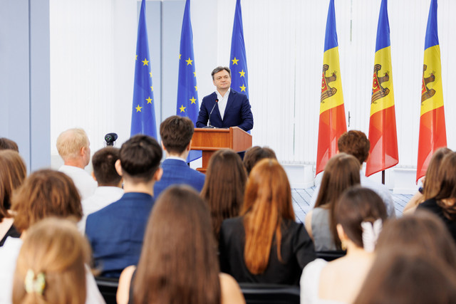 FOTO | Dorin Recean a participat la evenimentul de închidere a Programul de stagii comun al Guvernului și Delegației Uniunii Europene  
