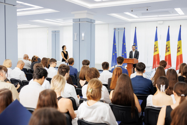 FOTO | Dorin Recean a participat la evenimentul de închidere a Programul de stagii comun al Guvernului și Delegației Uniunii Europene  
