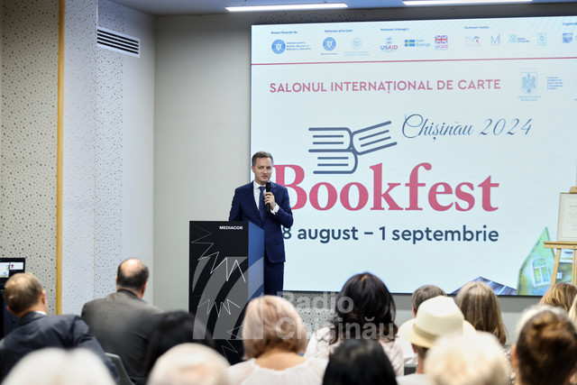 GALERIE FOTO | Salonul Internațional de Carte Bookfest 2024 s-a deschis astăzi la Chișinău 