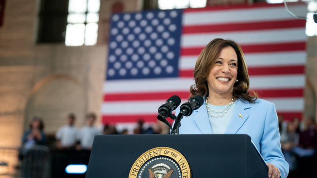 Sondaj Ipsos: Kamala Harris îl conduce pe Donald Trump cu 42% la 37% în cursa pentru Casa Albă