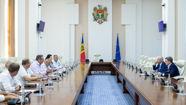 Dorin Recean și Vladimir Bolea au discutat cu reprezentanții asociației „Moldova Fruct”