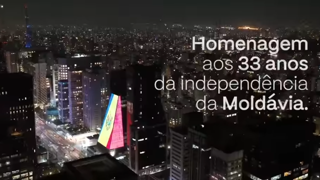 VIDEO | Drapelul Republicii Moldova, proiectat pe o clădire din Brazilia cu ocazia Zilei Independenței 