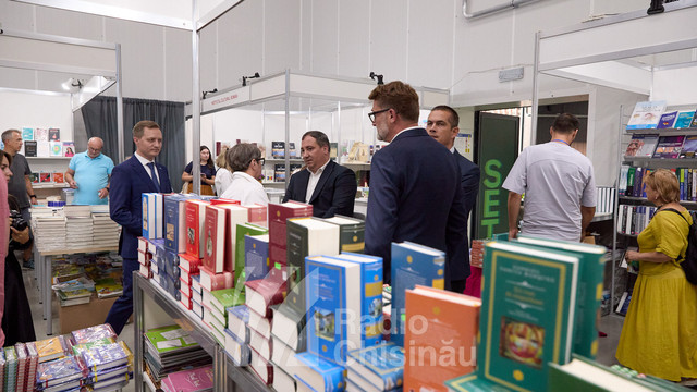 GALERIE FOTO | Salonul Internațional de Carte Bookfest 2024 s-a deschis astăzi la Chișinău 