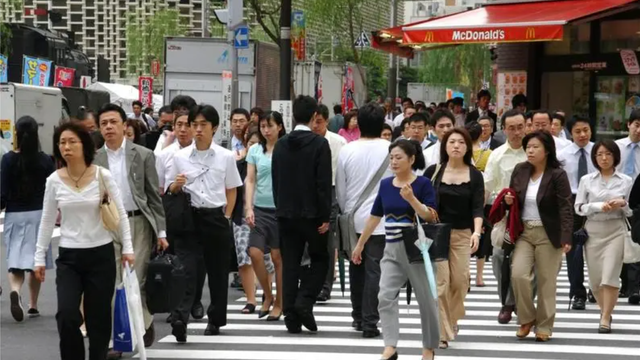 Japonia vrea să încerce săptămâna de lucru de 4 zile. Japonezii refuză