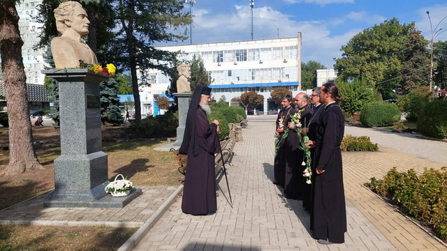 FOTO | Omagiu limbii române, adus ieri de către Episcopia de Bălți a Mitropoliei Basarabiei. PS Antonie: „Pentru noi, cei din Bălți, Ziua Limbii Române trebuie să fie în fiecare zi” 