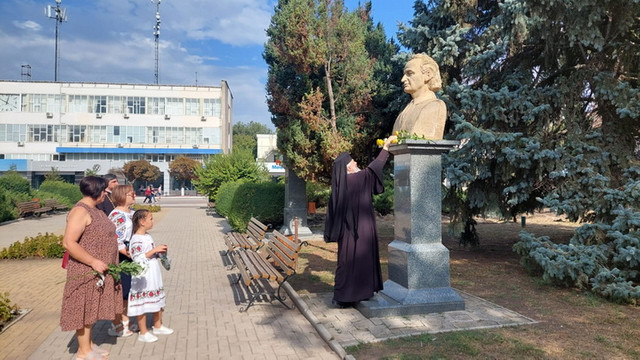 FOTO | Omagiu limbii române, adus ieri de către Episcopia de Bălți a Mitropoliei Basarabiei. PS Antonie: „Pentru noi, cei din Bălți, Ziua Limbii Române trebuie să fie în fiecare zi” 