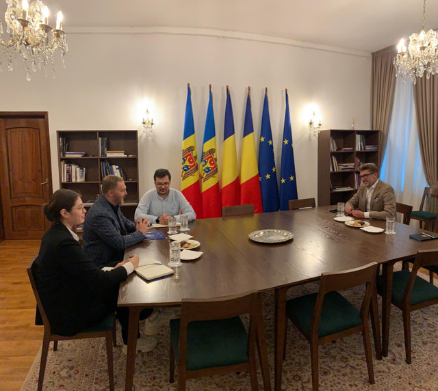 FOTO | Ambasadorul României la Chișinău s-a întâlnit cu directorul Congresului Național al Ucrainenilor din Moldova 