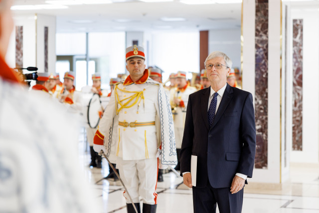 FOTO | Maia Sandu a primit scrisorile de acreditare din partea a doi noi ambasadori în Republica Moldova